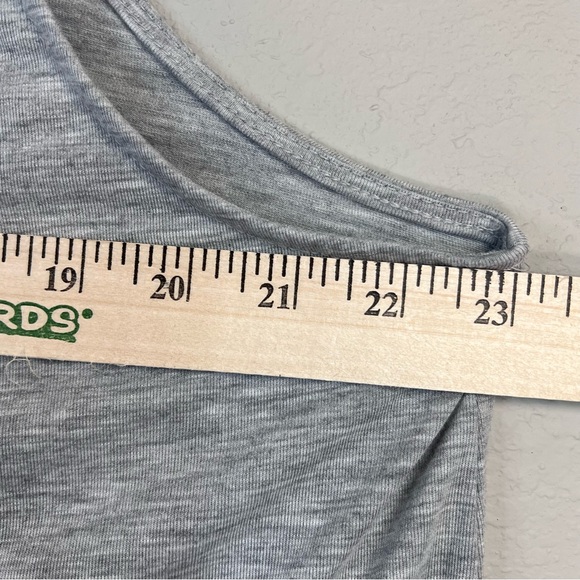 Old Navy Gray Sleeveless Top activewear can’t stop won’t stop graphic - Picture 5 of 5